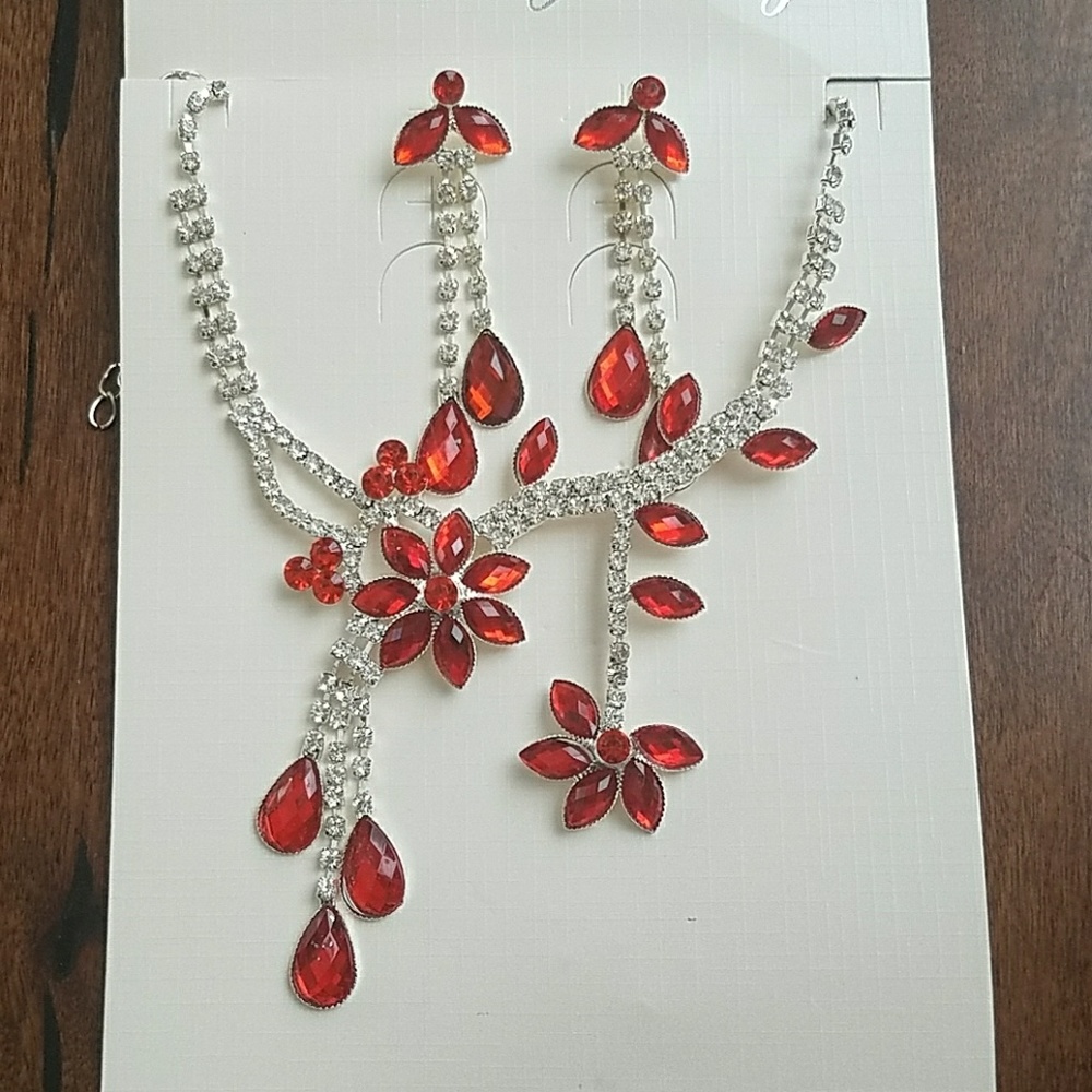 Necklace and earring set.